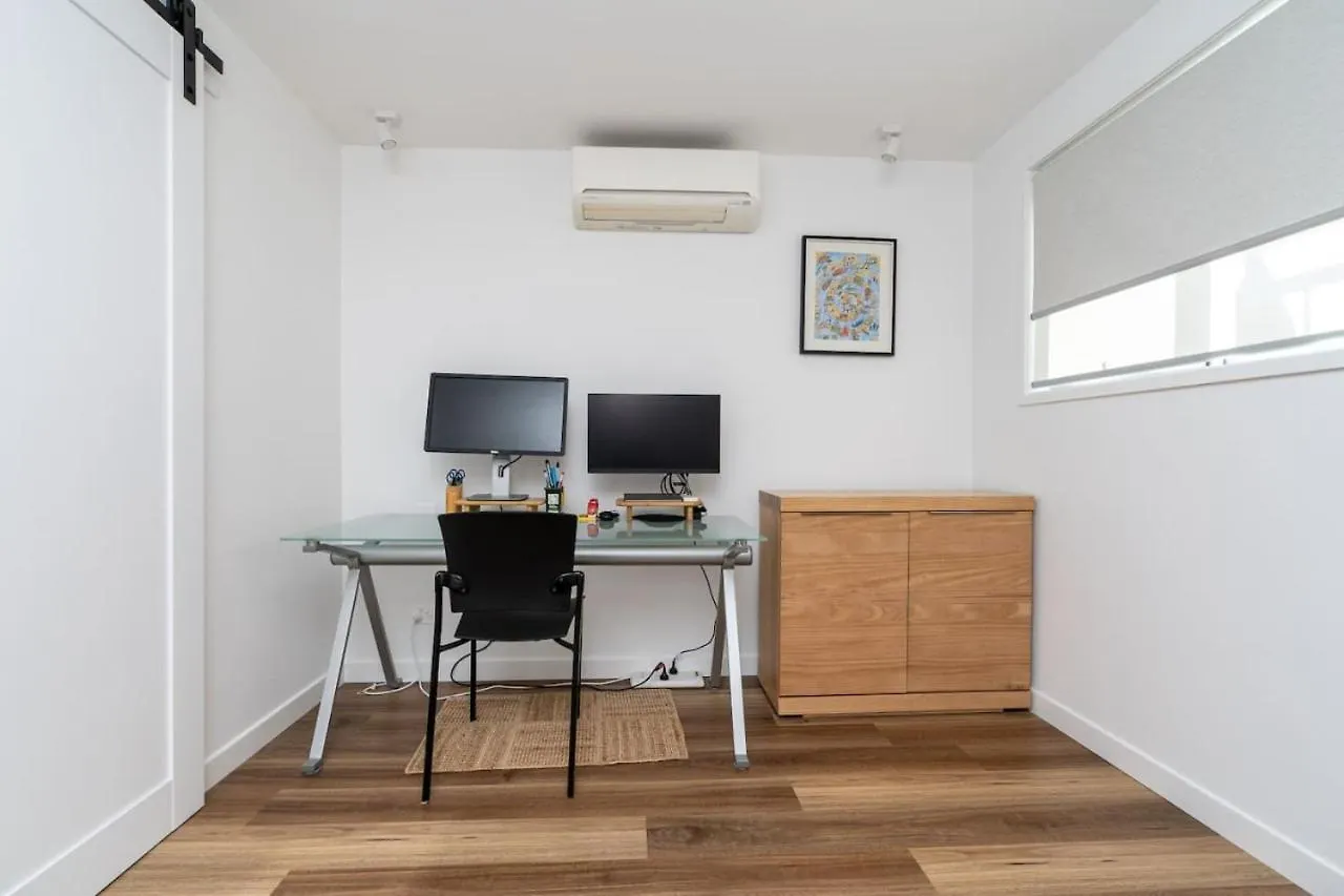 Holiday home Modern 1Br Home Conveniently Close To Hospitals Yarralumla